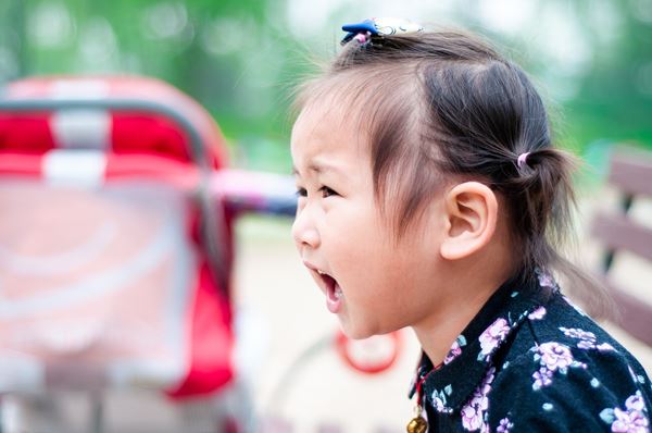 4 Effective Ways to Deal with Toddler Tantrums