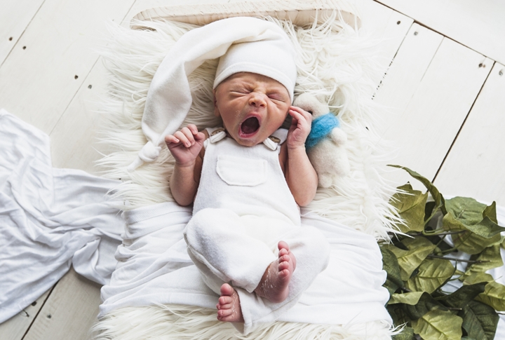 8 Tips to Help Your Newborn Baby to Sleep Through the Night