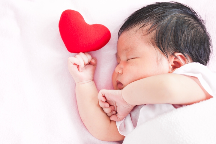 How to Keep Your Sleeping Newborn Baby Safe