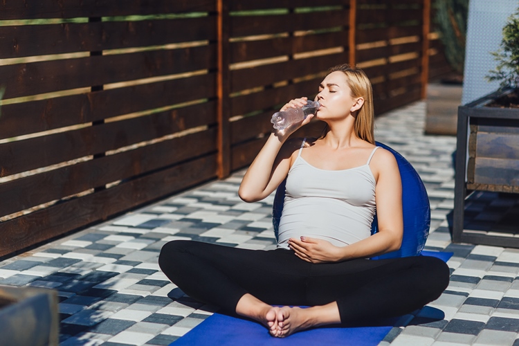 5 Simple Tips to Prevent Dehydration During Pregnancy