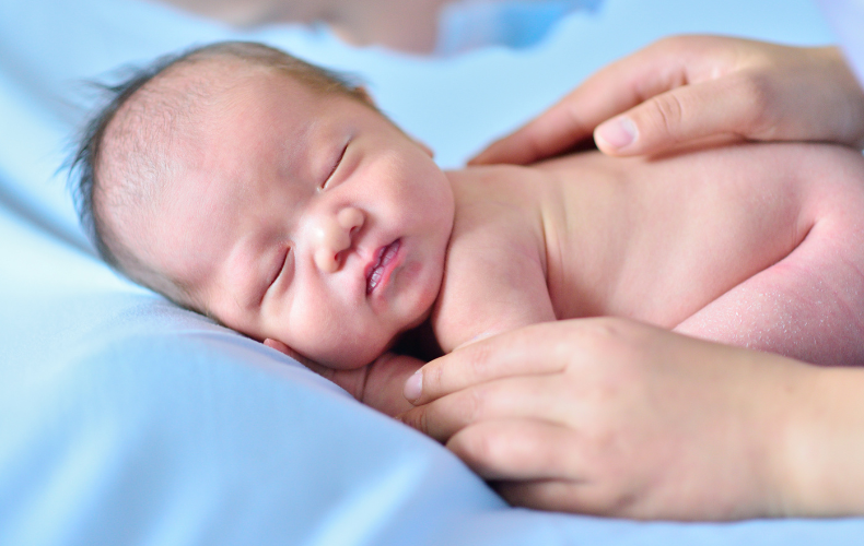 Newborn Care for Extreme Hot Weather: Tips to Keep Your Baby Safe and Comfortable